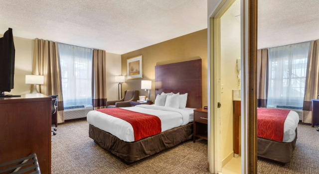 Четырёхместный номер Standard Comfort Inn Auburn-Worcester