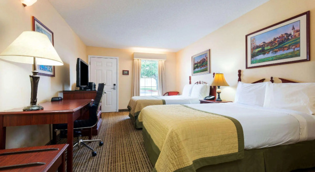 Четырёхместный номер Standard Baymont by Wyndham Prattville - Montgomery