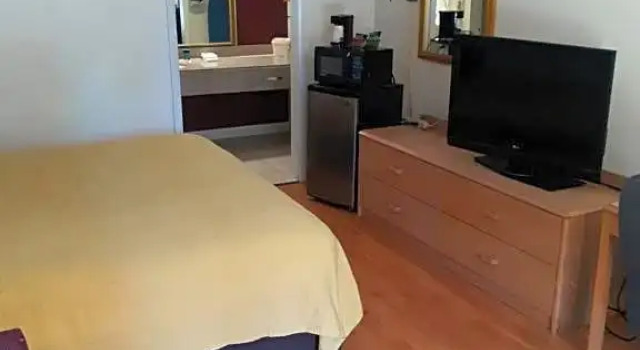 Люкс c 1 комнатой OYO Hotel Phenix City Central