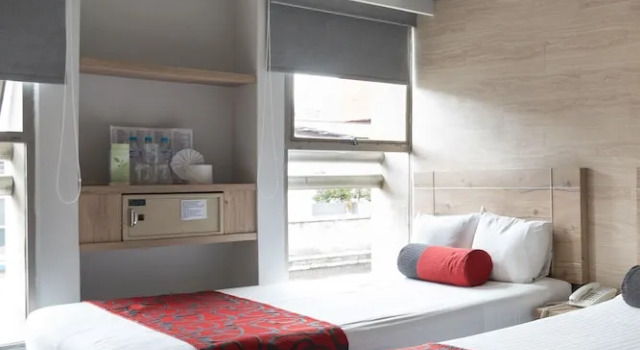 Четырёхместный номер Hotel Roble