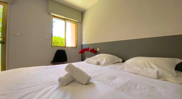 Grand T3 avec jardin proche de la mer, Забронировать Апартаменты/квартира Отели Аяччо с парковкой, Парковка