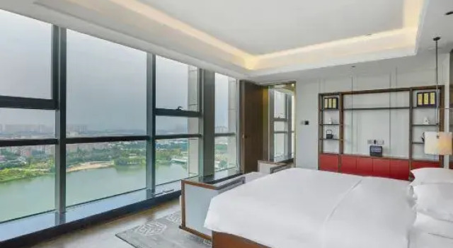 Люкс Premier QIANNAHOTEL SPLENDOR（Zhengzhou East Railway Station Longzihu University District）