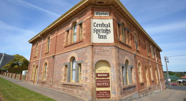 Central Springs Inn