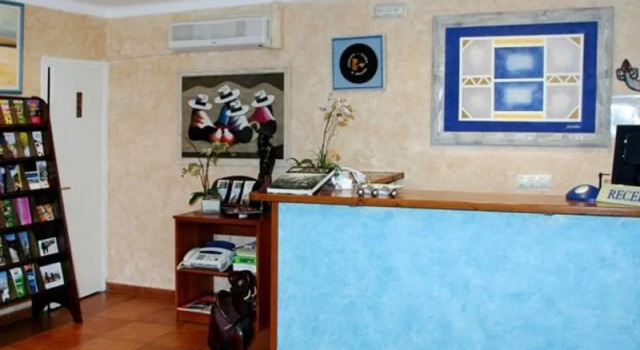 Hotel Bonaire, Забронировать Отель Ла-Эскала Alt Empordà, рядом с Les Barques Beach
