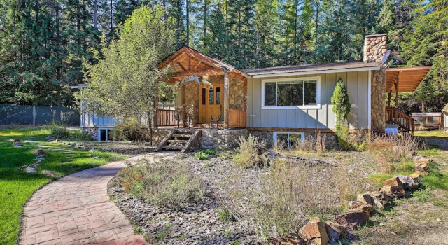 Коттедж Quaint Priest Lake Cabin w/ Patio < 1 Mi to Lake!