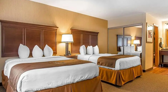 Четырёхместный номер Superior The Black Swan Lee - Lenox, an Ascend Collection Hotel