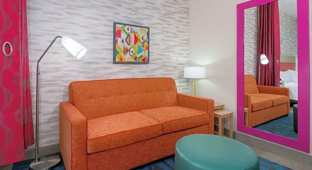 Четырёхместная студия-люкс Hearing Accessible Home2 Suites By Hilton Orlando Near Universal