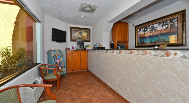 La Bella Inn - POOL OPEN, Забронировать Отель Дейтона-Бич Daytona Beach Area