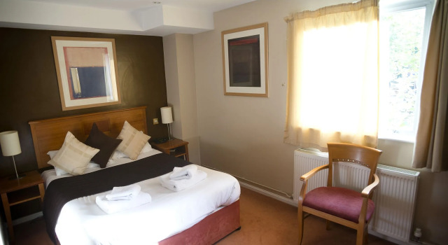 The Conningbrook Hotel, Varaa Hotelli Brook 