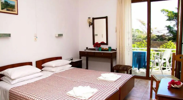 Номер Standard с балконом Artemon Hotel