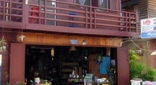 URO Friendship Guesthouse, Varaa Hotelli Hotellit North-Eastern Thailand pysäköinnillä, Pysäköinti