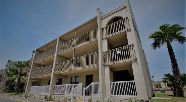 Parklane Condo Unit #311 2 Bedrooms 2 Bathrooms Apts, Rezerwuj Hotel Hotele w Padre Island z parkingiem, Parking