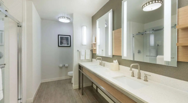 Двухместный люкс c 1 комнатой Hilton Garden Inn Saint Charles