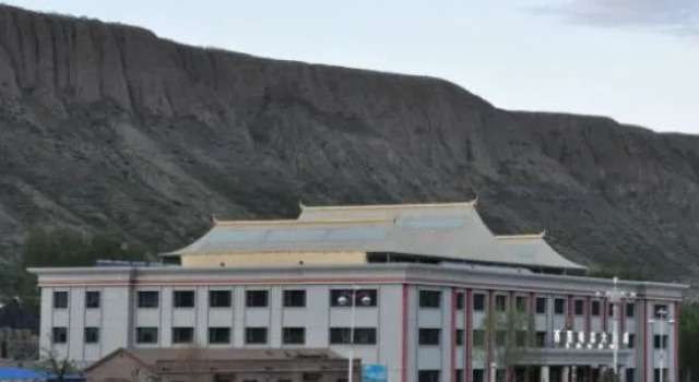 Xi Zhi Ha Zhi Hotel, Buchen Sie Hotel Hongwansi China