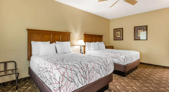 Четырёхместный номер Standard Best Western Lodge at Rivers Edge