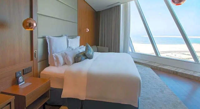 Двухместный клубный номер Standard Wyndham Grand Manama