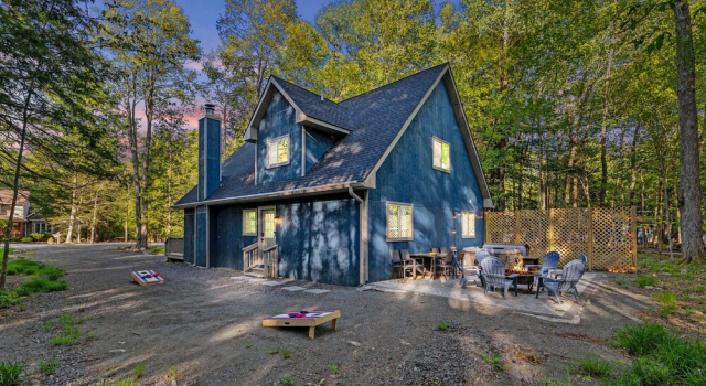 Near Jfbb for Skiing With Hot Tub and Fire Pit, Book Feriehus Sommerhuse i Monroe County, Hytte
