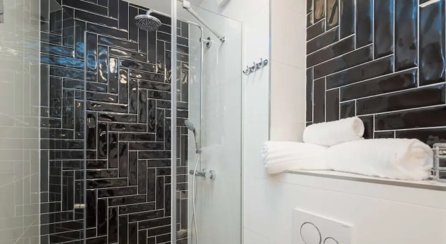 Villa Four Brothers - Exclusive Apartment, Забронировать Апартаменты/квартира Отели Подстраны с парковкой, рядом с Частный Пляж «Вилла Палмс Апартментс Никса Рузич», Парковка
