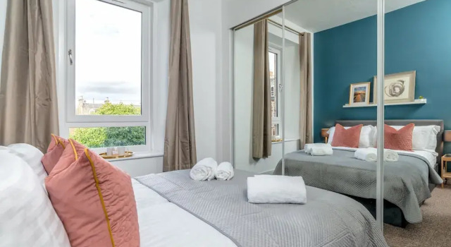 Апартаменты West Mount Apartments