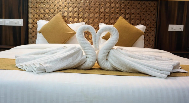 Hotel Kochi Crown