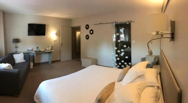 Люкс Hotel Restaurant SPA "Le Relais Des Moines - Logis Hôtels Restaurants"