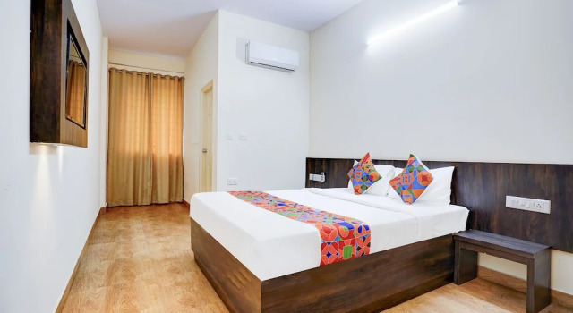 Номер Executive FabHotel GRK Comforts