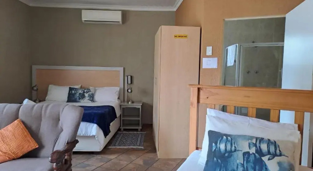 Семейный номер Standard с видом на сад Amigos Bed & Breakfast