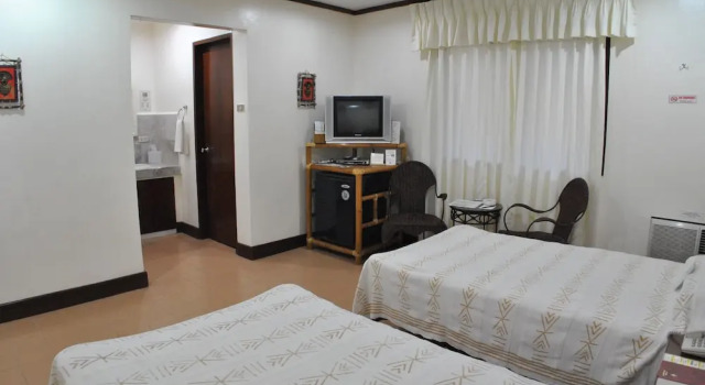 Двухместный номер Standard с балконом и с видом на сад Surfside Boracay Resort
