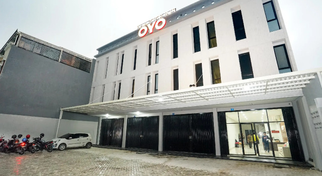 Capital O 449 The Colins, Reserva ahora Hotel Surabaya Java Oriental, cerca de G Walk Night Market Surabaya