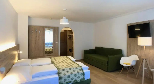 Четырёхместный номер Deluxe Hotel Kronplatzer Hof