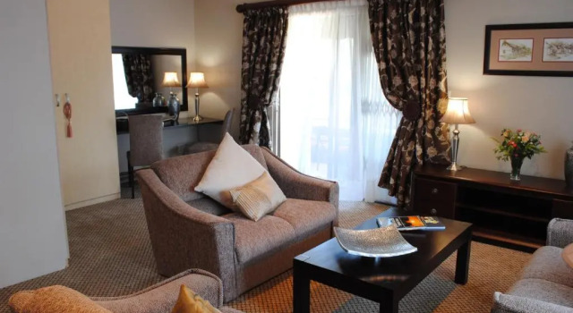 Двухместный номер Deluxe с балконом 125 on Van Buuren Road Guest House