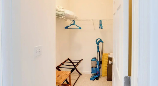 Апартаменты 4 Mi to Beach: Lewes Townhome w/ Ping-pong Table