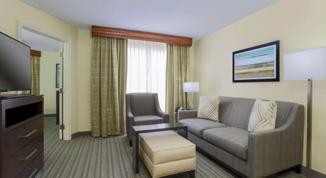 Четырёхместный люкс Homewood Suites by Hilton St. Petersburg Clearwater