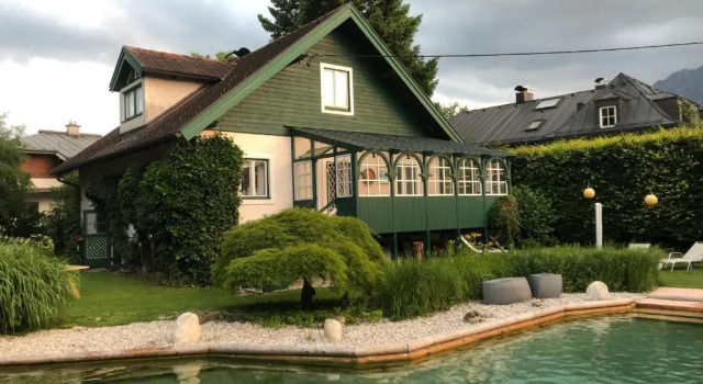 Коттедж Haus mit Sauna und privatem Badeteich in Anif bei Salzburg