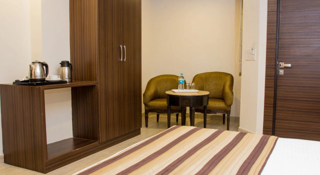 Hotel Pawan Plaza - Near BLK and Ganga Ram Hospital - Karol Bagh