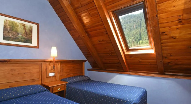 Трёхместный номер Standard Мансарда RVHotels Orri