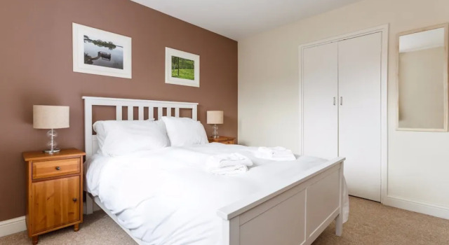 Central Flat in Londons Battersea Sleeps 6