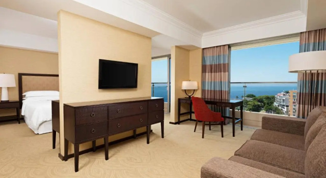 Двухместный семейный номер Standard с балконом Sheraton Grand Rio Hotel & Resort