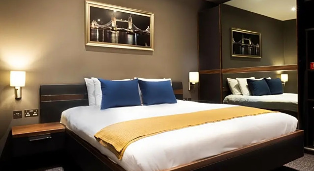 Номер Standard с видом на реку Crowne Plaza London - Kingston by IHG