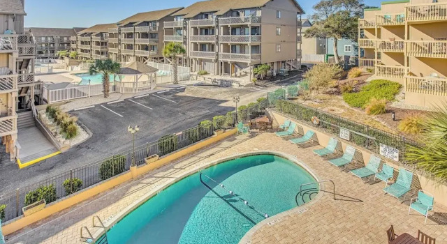Walk to Ocean: Pool-view Condo in Myrtle Beach!, Забронировать Апартаменты/квартира Апартаменты Южной Каролины, Апартаменты/квартира