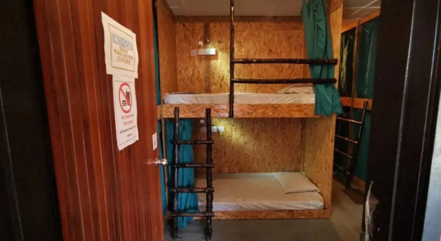 Кровать в общем номере Agosto Taman Negara Hostel