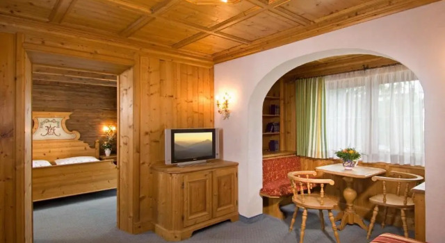 Полулюкс Hotel Alexander