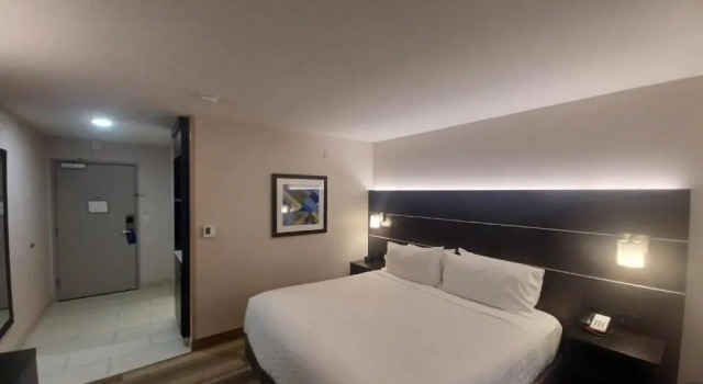 Номер Standard Holiday Inn Express & Suites Lincoln City by IHG