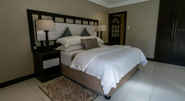 Royl Court Guesthouse, Book Hotel Hoteller i Kimberley med pool, Swimmingpool