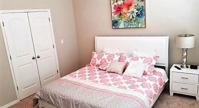 ST4746TD Solterra - Four Bedroom Townhouse, Забронировать Отель Отели Давенпорт с парковкой, Парковка