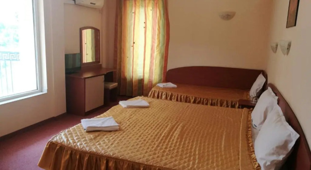 Двухместный номер Standard с балконом и с красивым видом из окна Family Hotel Mimosa