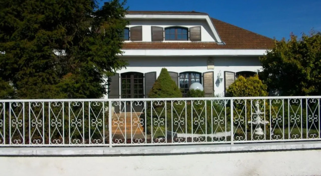 Les Roses de Rita, Rezervasyon Otel  