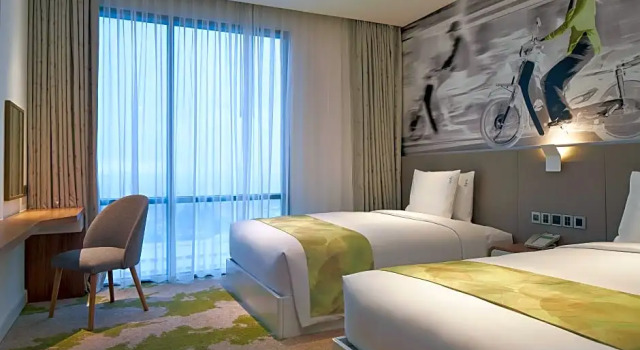 Номер Superior Holiday Inn & Suites Saigon Airport by IHG