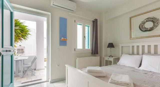 PEBBLES 1BD house with Sea View in the heart of Naousa, Забронировать Апартаменты/квартира Отели Науса с парковкой, Парковка
