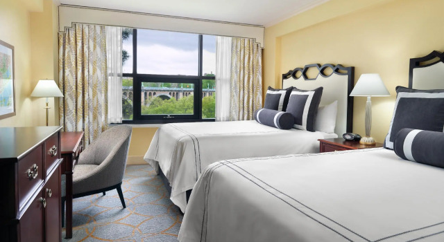 Четырёхместный номер Standard Omni Shoreham Hotel
